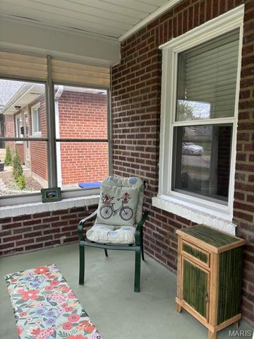 1464 Sproule Avenue, St Louis, MO 63139