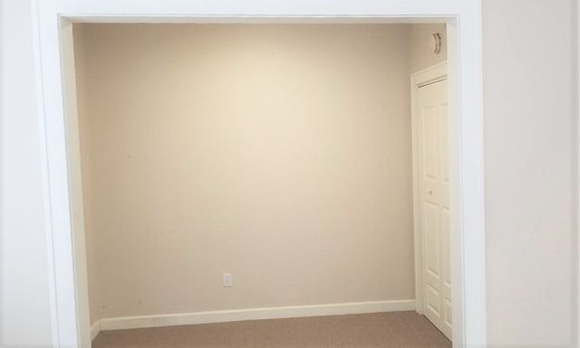 901 N Bishop Avenue C, Dallas, TX 75208