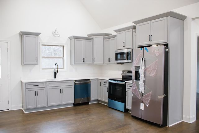 261 OAKGROVE RD, Selmer, TN 38375