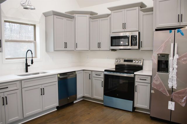 261 OAKGROVE RD, Selmer, TN 38375