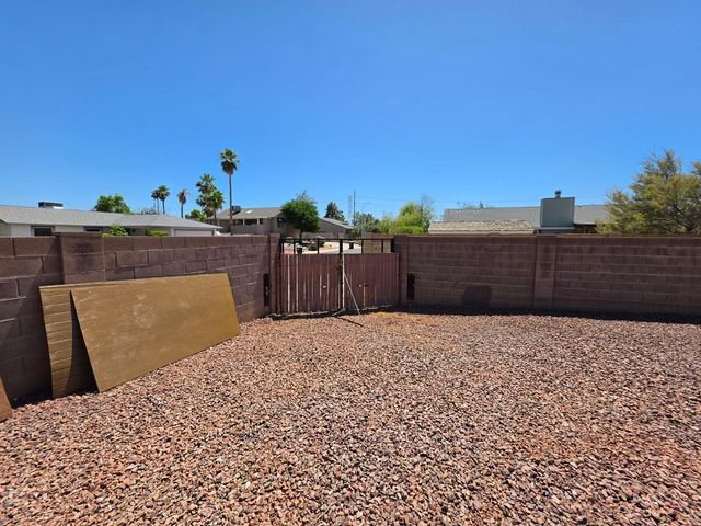 1731 E Redfield Road, Tempe, AZ 85283