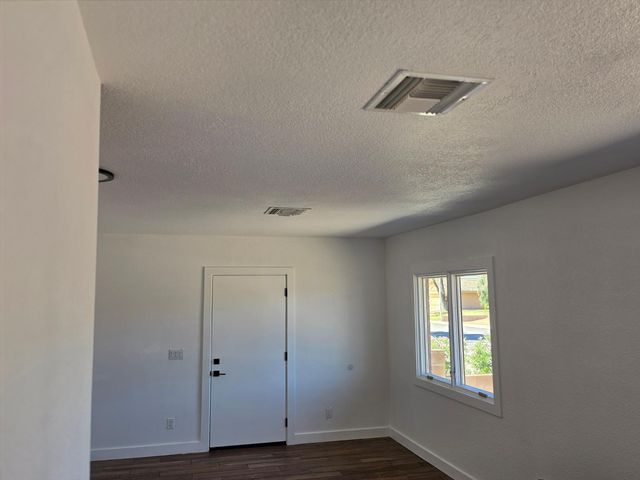 1731 E Redfield Road, Tempe, AZ 85283
