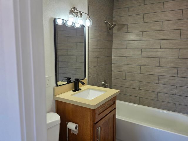 1731 E Redfield Road, Tempe, AZ 85283