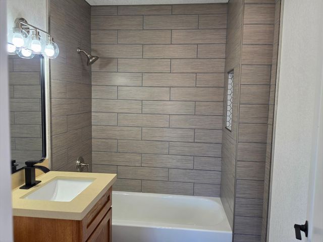 1731 E Redfield Road, Tempe, AZ 85283