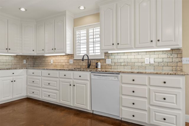 37007 Woodacre Drive, Whitney, TX 76692