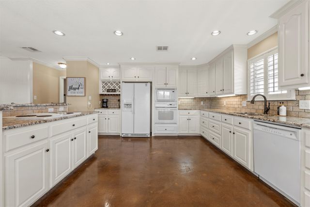 37007 Woodacre Drive, Whitney, TX 76692