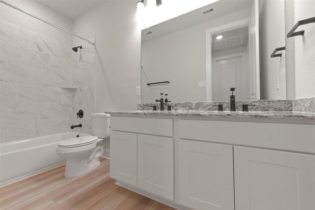 3315 Hidden Mist Drive, Texas City, TX 77568