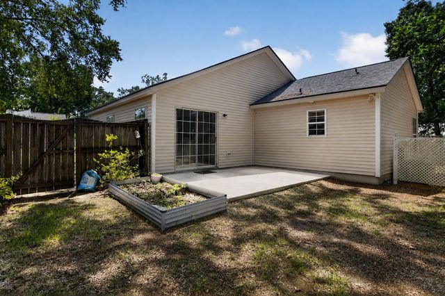 2412 Stingray Boulevard, North Charleston, SC 29406