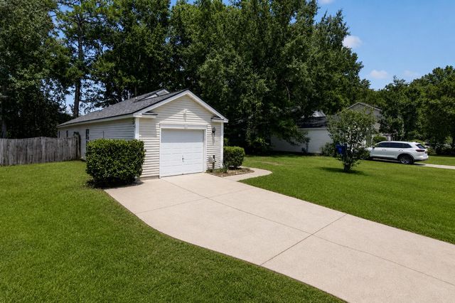 2412 Stingray Boulevard, North Charleston, SC 29406