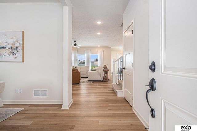 5618 KESTREL Parkway, Elkhorn, NE 68022