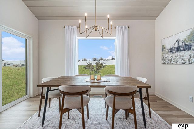 5618 KESTREL Parkway, Elkhorn, NE 68022