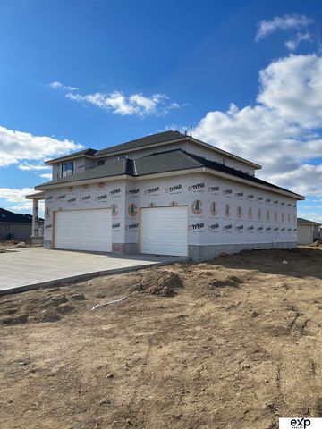 5618 KESTREL Parkway, Elkhorn, NE 68022