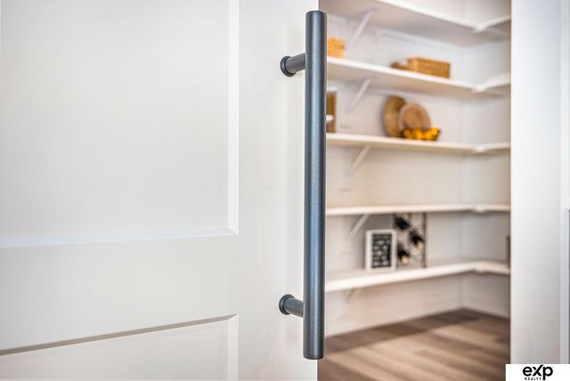 5618 KESTREL Parkway, Elkhorn, NE 68022