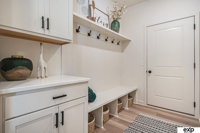 5618 KESTREL Parkway, Elkhorn, NE 68022