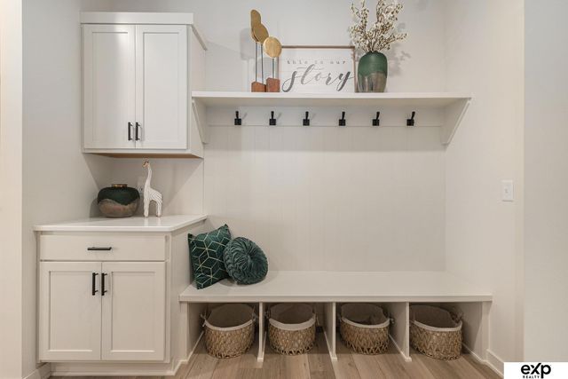 5618 KESTREL Parkway, Elkhorn, NE 68022