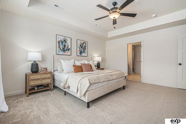 5618 KESTREL Parkway, Elkhorn, NE 68022