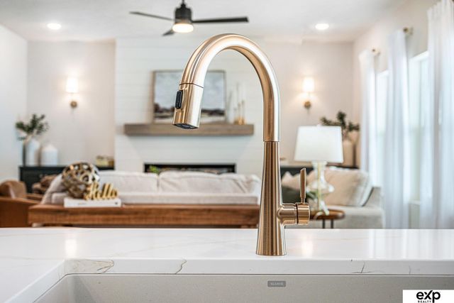 5618 KESTREL Parkway, Elkhorn, NE 68022