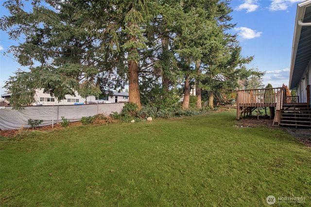 26104 SE 426th Street, Enumclaw, WA 98022