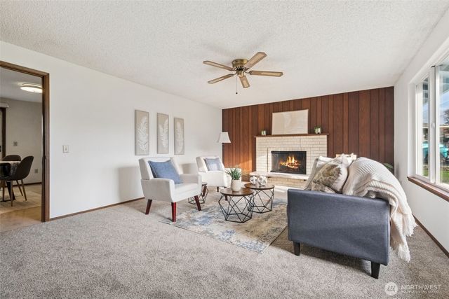 26104 SE 426th Street, Enumclaw, WA 98022