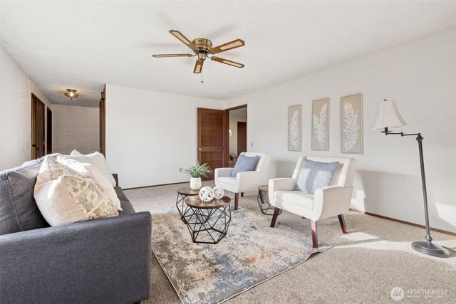 26104 SE 426th Street, Enumclaw, WA 98022