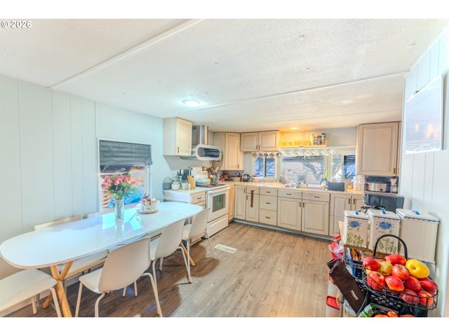 13201 Ne 44TH St 26, Vancouver, WA 98662