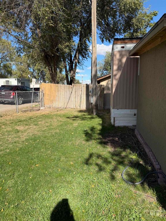 111 Simplot Blvd #37, Caldwell, ID 83605 photo 12