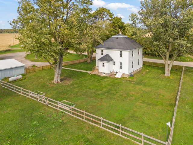 17128 Lukens Road, Sycamore, IL 60178