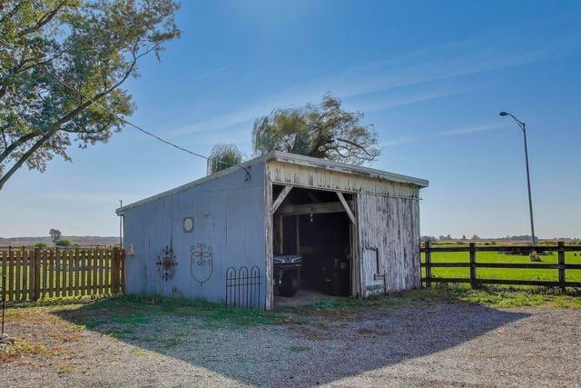 17128 Lukens Road, Sycamore, IL 60178