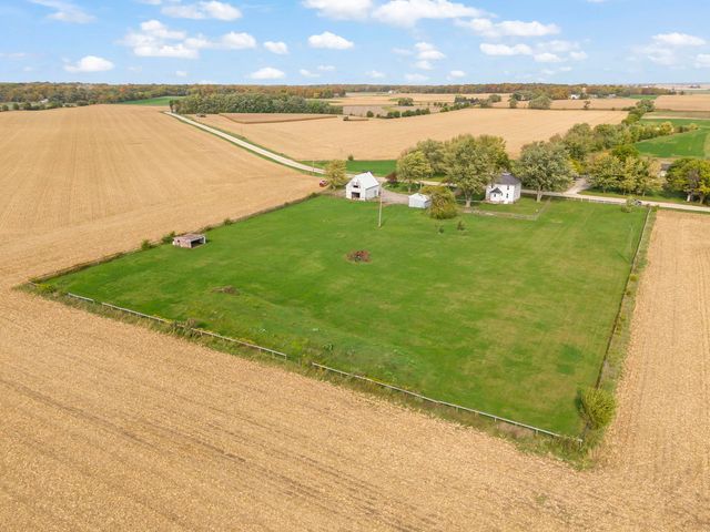 17128 Lukens Road, Sycamore, IL 60178