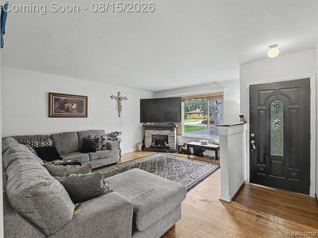 5660 Wright Drive, Troy, MI 48098