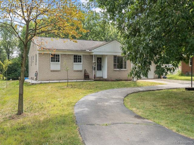 5660 Wright Drive, Troy, MI 48098