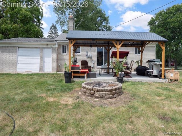 5660 Wright Drive, Troy, MI 48098