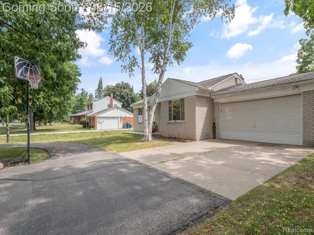 5660 Wright Drive, Troy, MI 48098