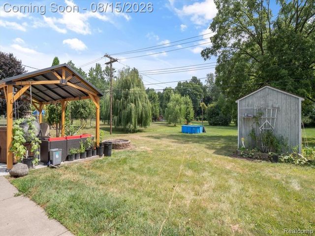 5660 Wright Drive, Troy, MI 48098