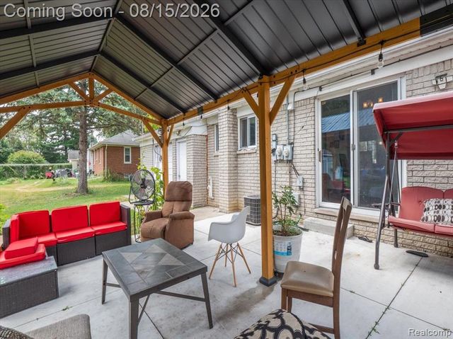 5660 Wright Drive, Troy, MI 48098