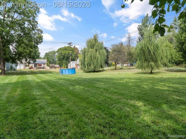 5660 Wright Drive, Troy, MI 48098