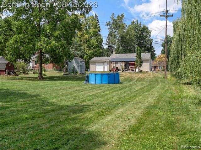 5660 Wright Drive, Troy, MI 48098
