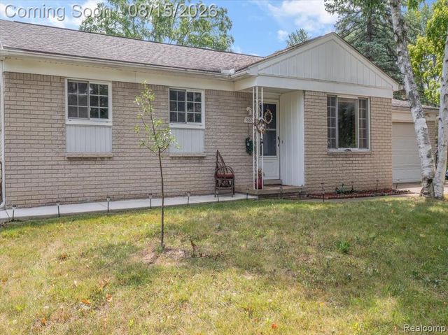 5660 Wright Drive, Troy, MI 48098