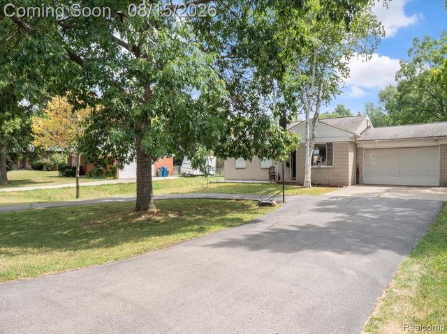 5660 Wright Drive, Troy, MI 48098