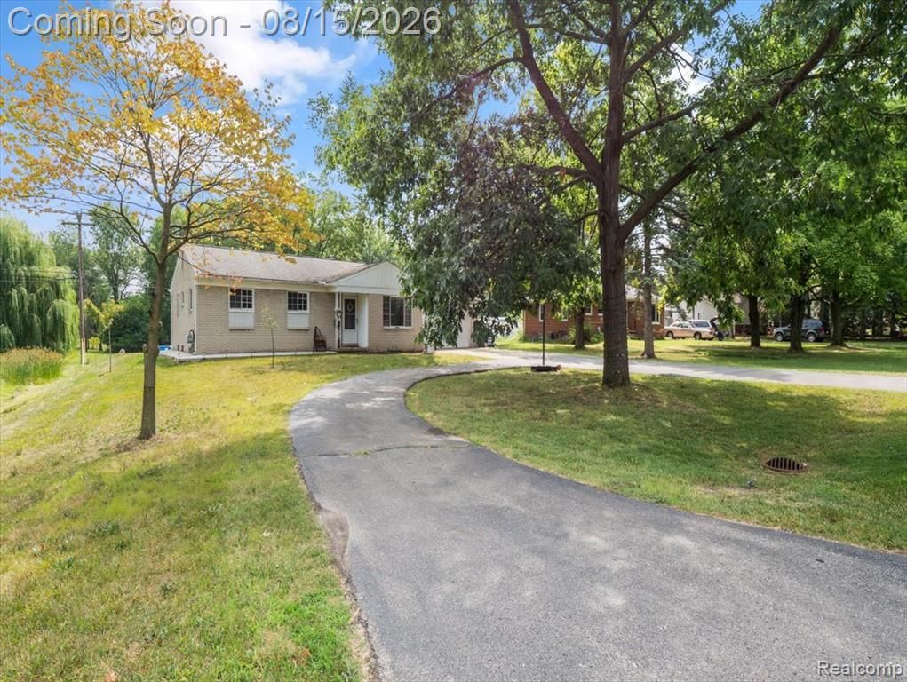 5660 Wright Drive, Troy, MI 48098