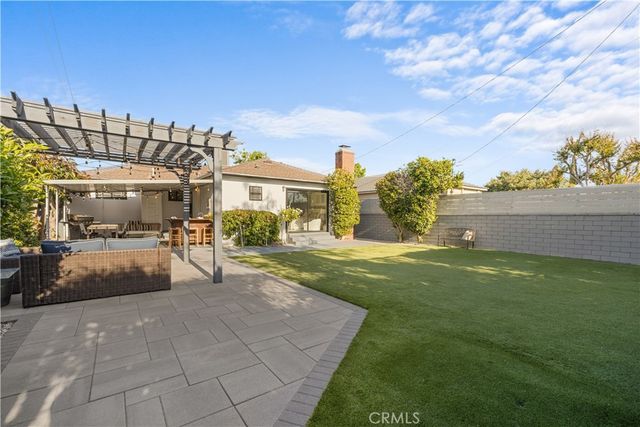 1713 N Pepper, Burbank, CA 91505