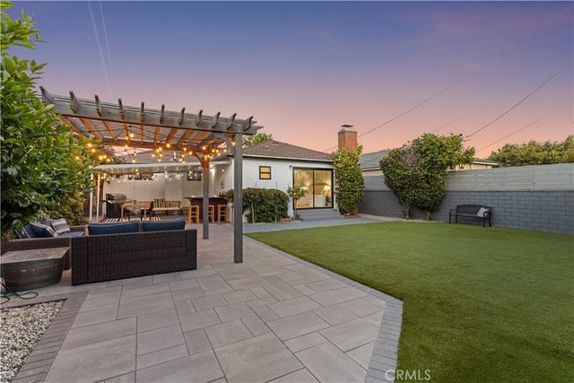 1713 N Pepper, Burbank, CA 91505