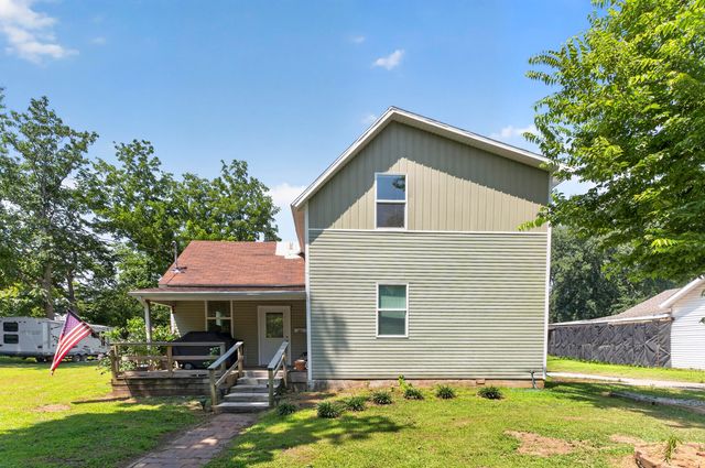 1911 N Benton Avenue, Springfield, MO 65803