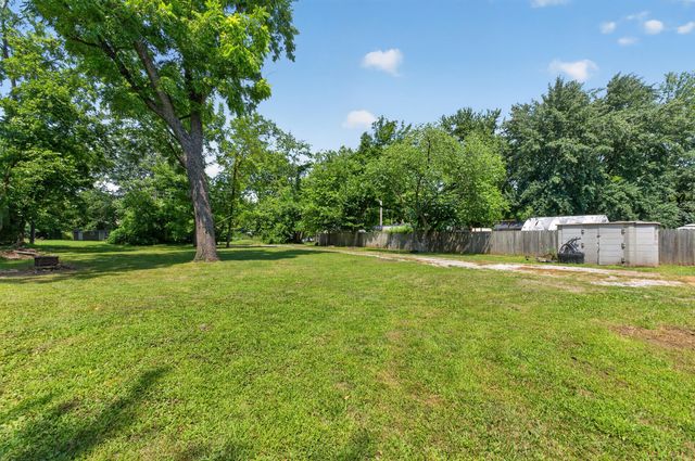 1911 N Benton Avenue, Springfield, MO 65803