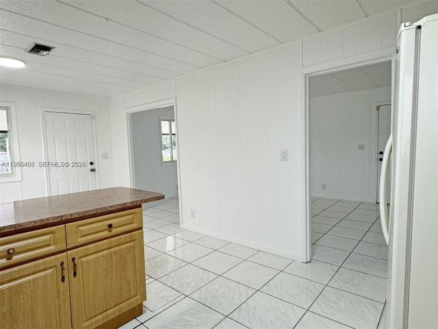 2982 NW 95th St, Miami, FL 33147