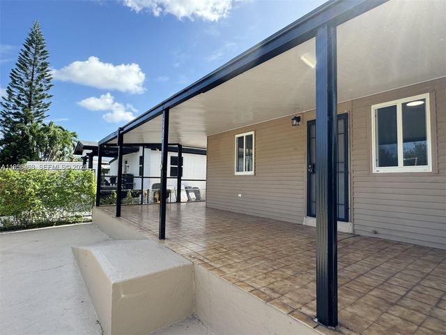 2982 NW 95th St, Miami, FL 33147