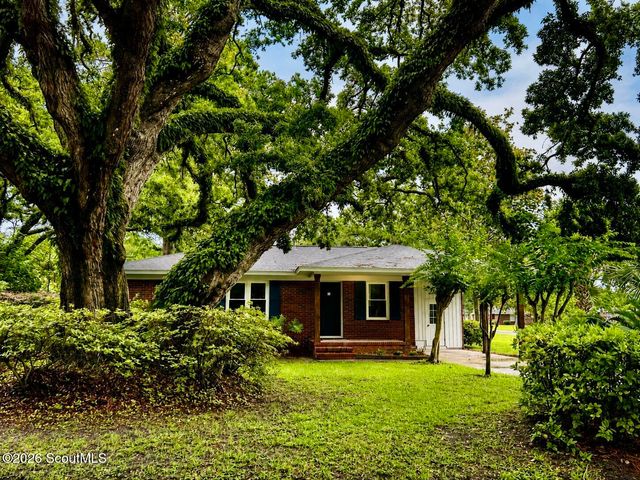 200 Reynolds Street, Brunswick, GA 31520
