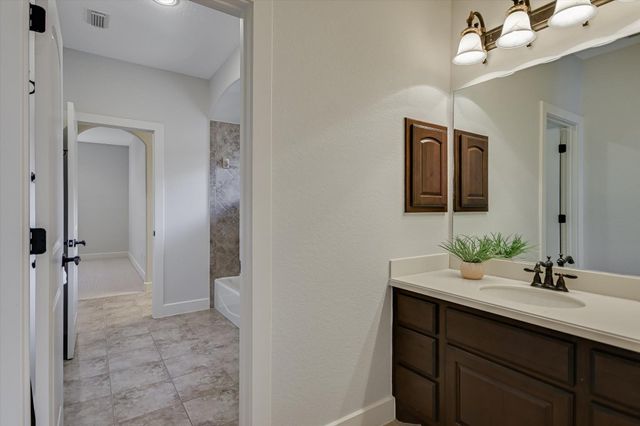1036 Liberty Park DR 23, Austin, TX 78746