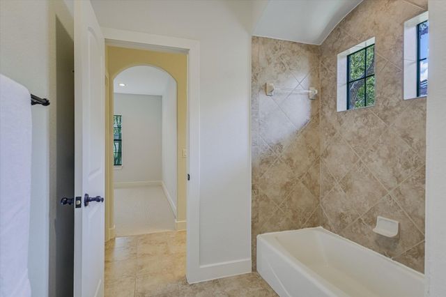 1036 Liberty Park DR 23, Austin, TX 78746
