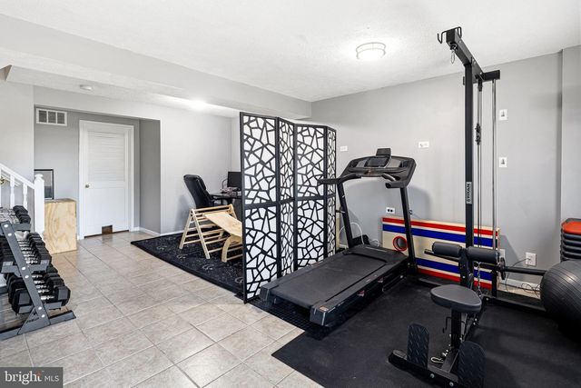 78 PEBBLE LN, Blackwood, NJ 08012